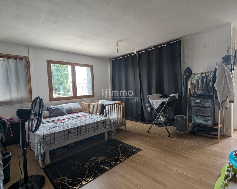 Maison lumineuse avec potentiel de division – Quartier des Capucins - Pxl 20250605 120510982.mp