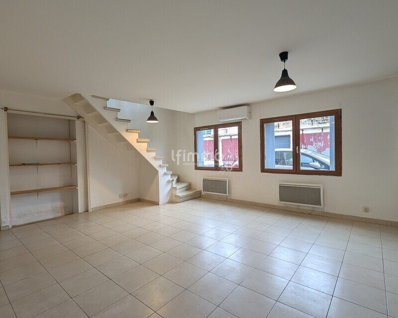 Maison lumineuse avec potentiel de division – Quartier des Capucins - Pxl 20251204 114425800.mp