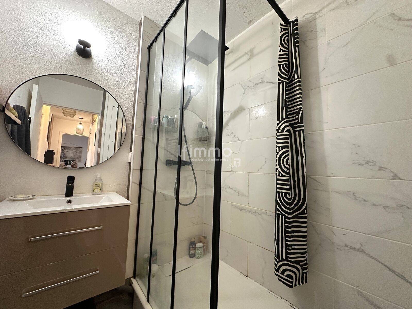 Appartement 3 pièces avec  terrasse , parking - Sde