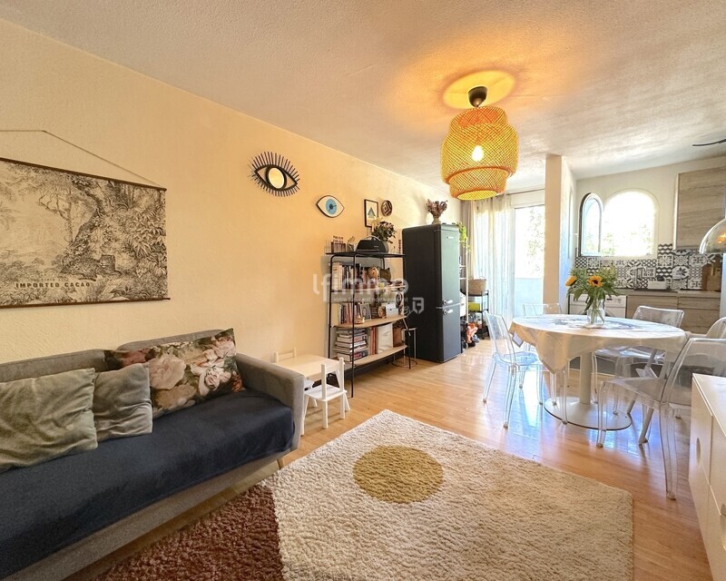 Appartement 3 pièces avec  terrasse , parking - Piece de vie 1