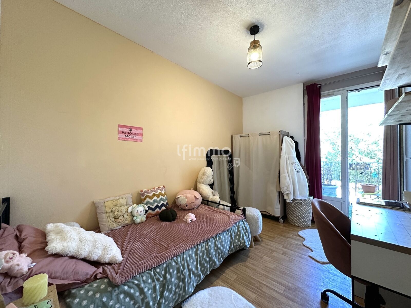 Appartement 3 pièces avec  terrasse , parking - Chambre 1