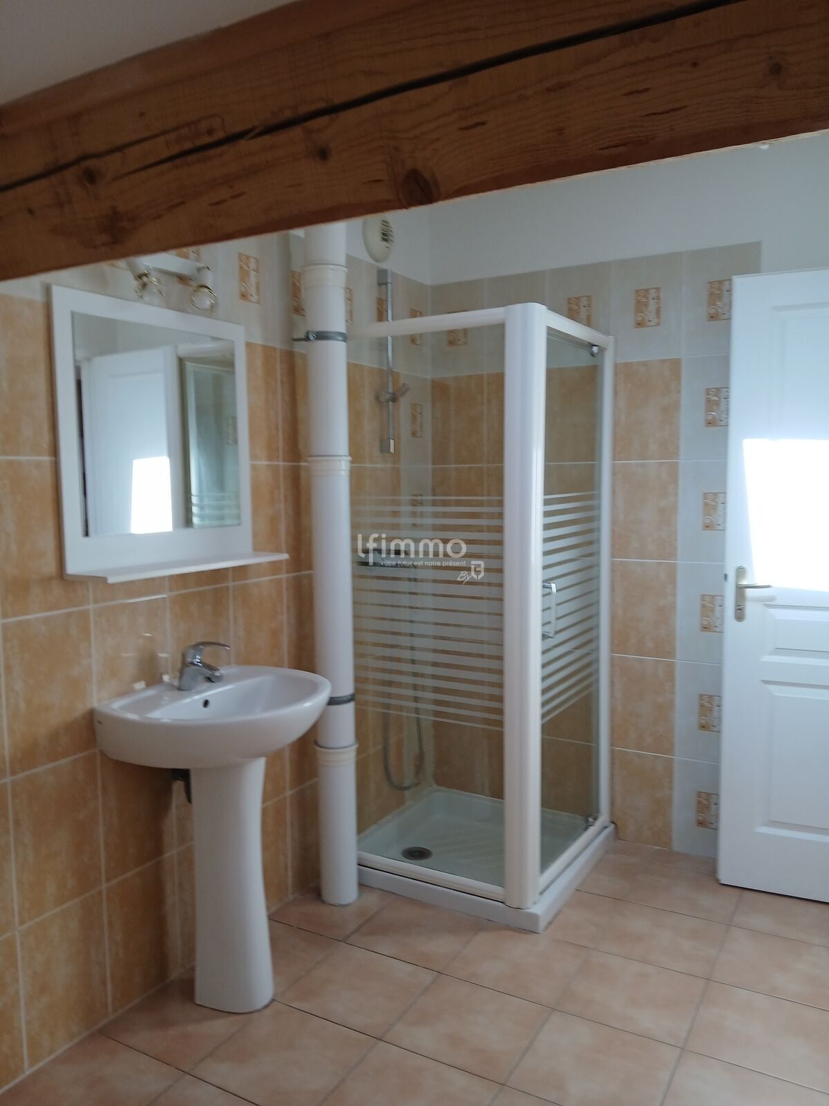 Villa T3 de 121M2 avec jardin de 220M2 situé à Alzonne - Sdb2