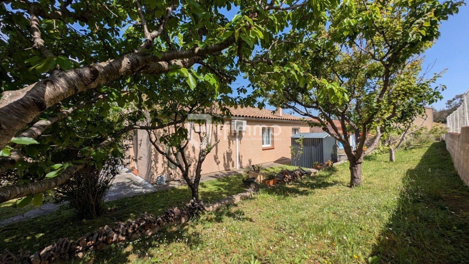 Maison de plain-pied avec vue panoramique avec garage  - Unknown-116