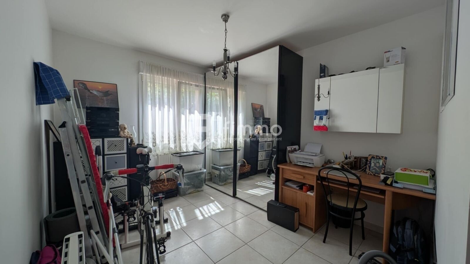 Maison de plain-pied avec vue panoramique avec garage  - Unknown-122