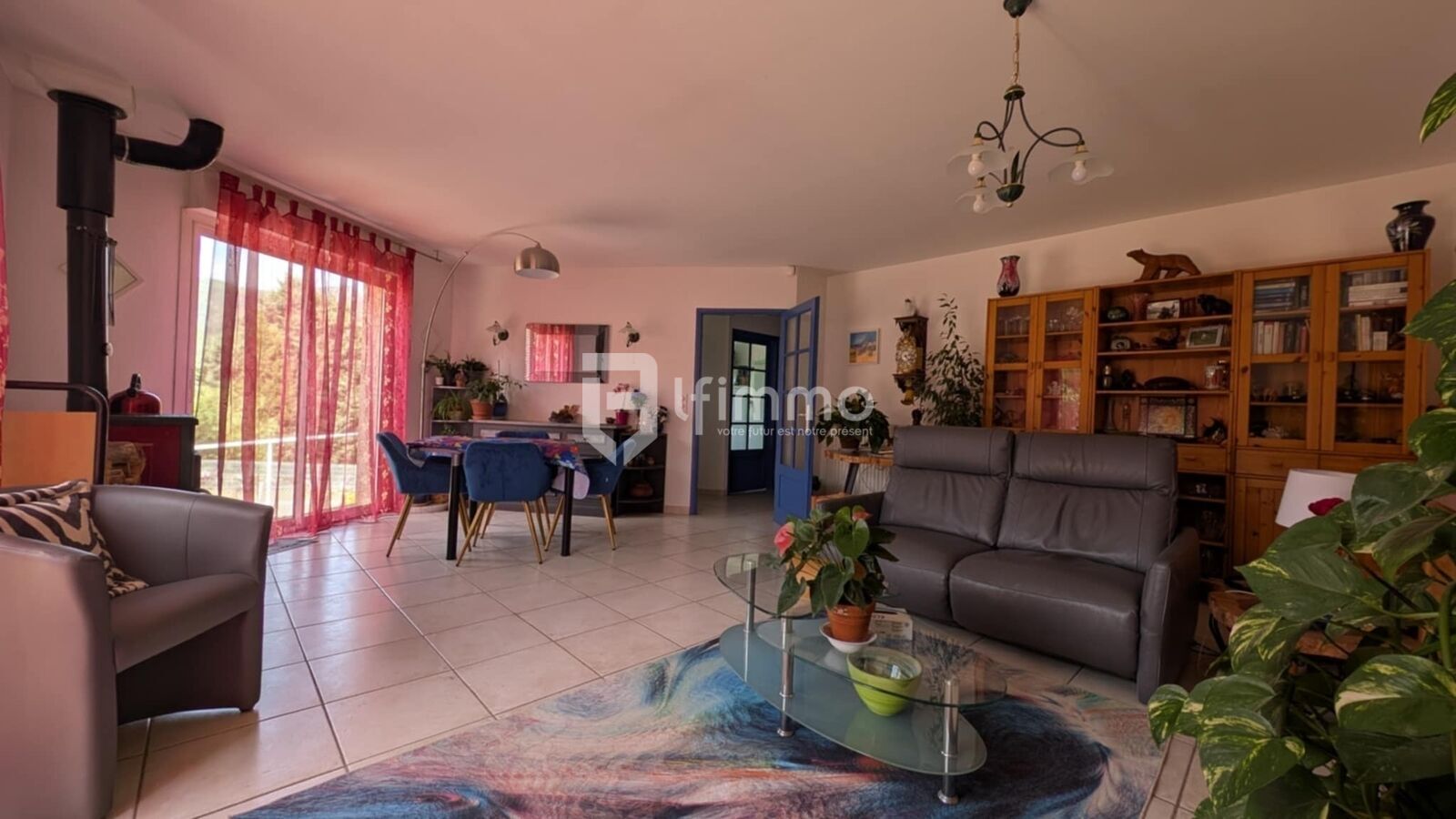 Maison de plain-pied avec vue panoramique avec garage  - Unknown-115