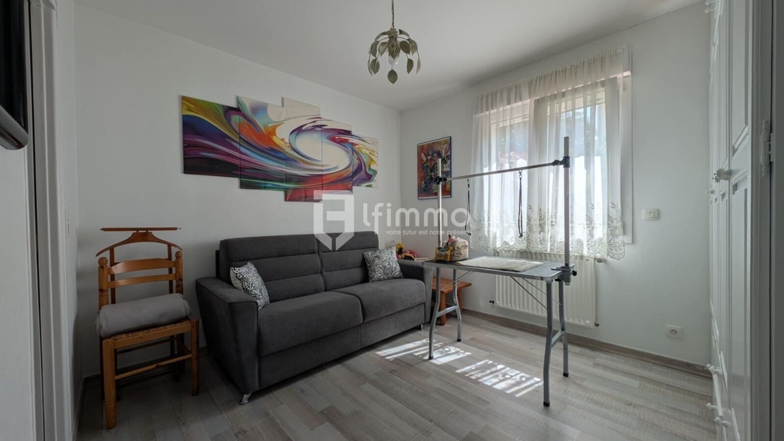 Maison de plain-pied avec vue panoramique avec garage  - Unknown-123