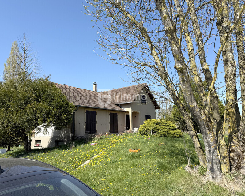 Vends à Rémelfang une maison familiale de 114 m2 avec terrain - Facade2