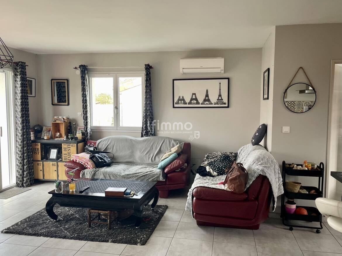 Maison individuelle récente de plain-pied - Salon 2