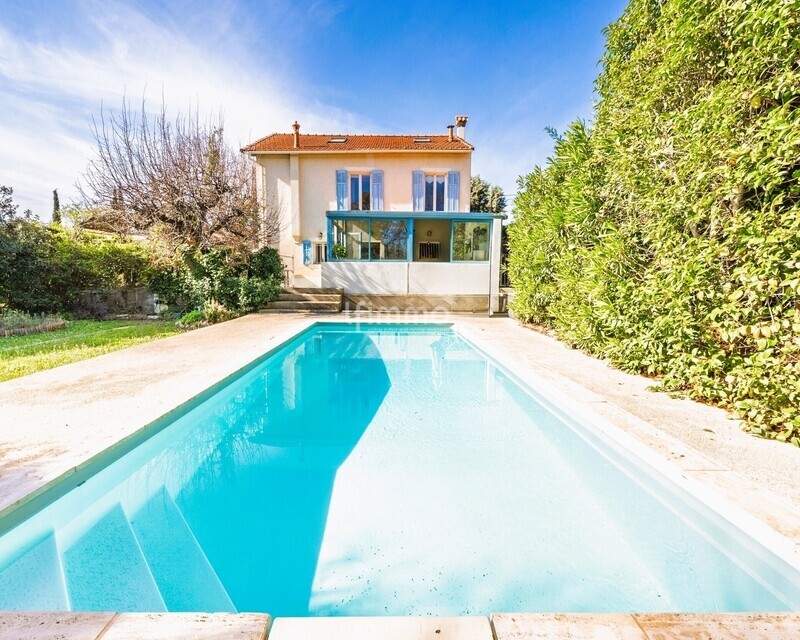 12ème/ Maison/Terrain/Piscine/Stationnements   - Phmaidehors