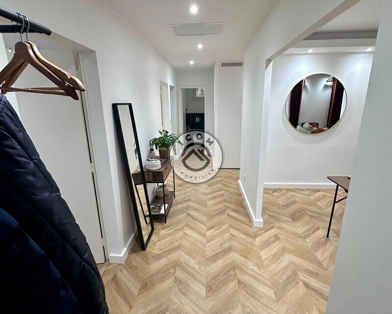 Maison T4 de 117m2 entièrement meublée sur 2530m2 - Entree 2