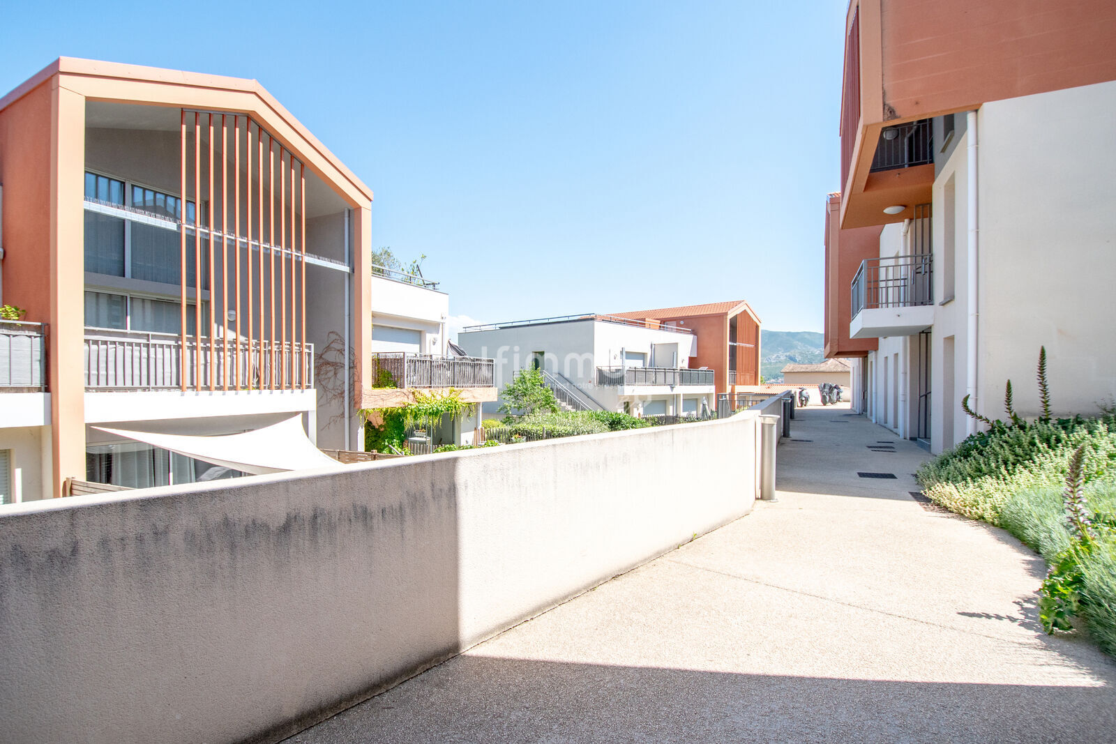 Saint Julien/ Caillols  - 3 pièces 58 m2  - Balcon vue collines - Dsc 7346