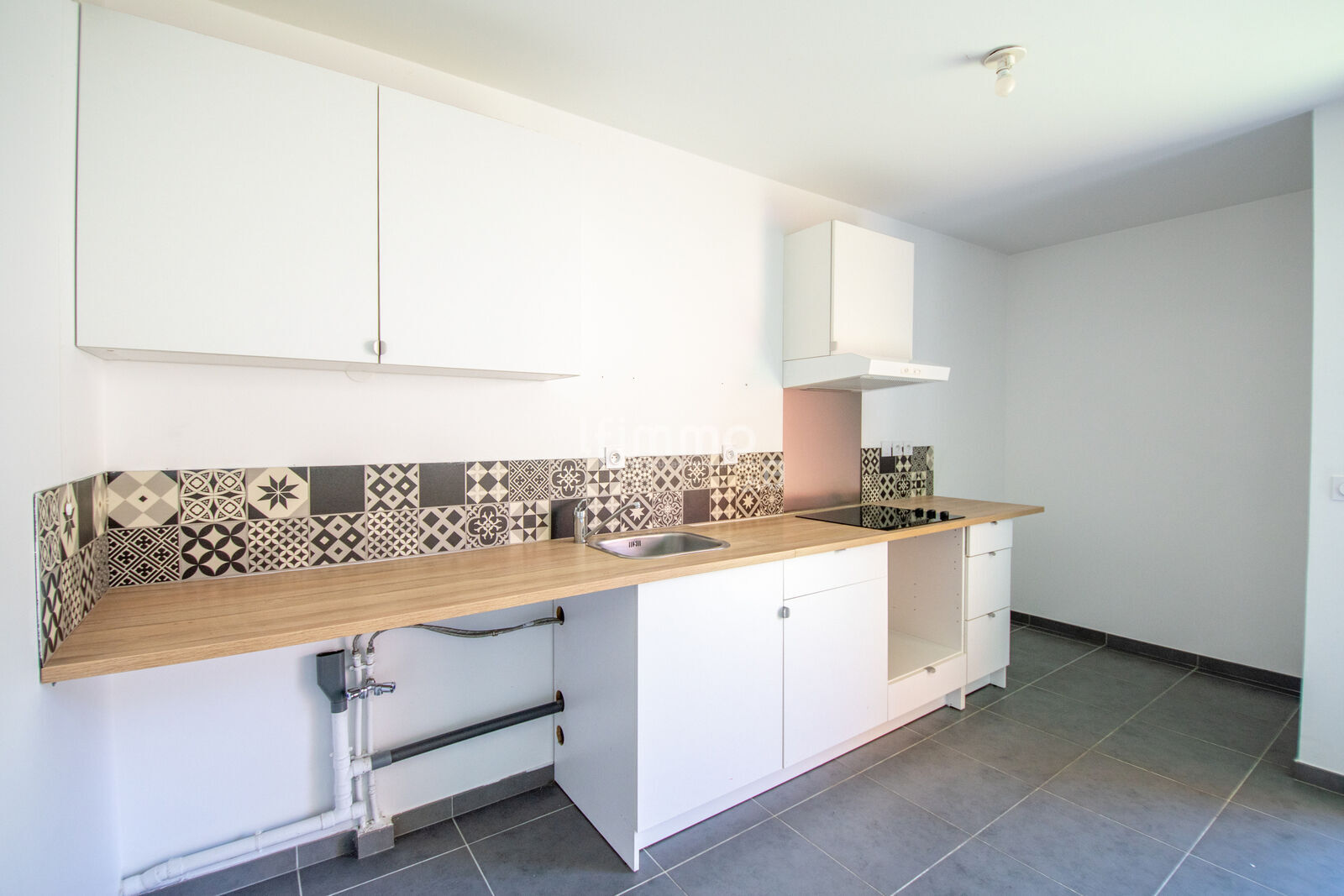 Saint Julien/ Caillols  - 3 pièces 58 m2  - Balcon vue collines - Dsc 7368