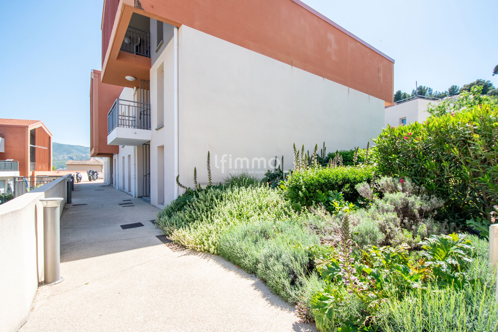 Saint Julien/ Caillols  - 3 pièces 58 m2  - Balcon vue collines - Dsc 7347