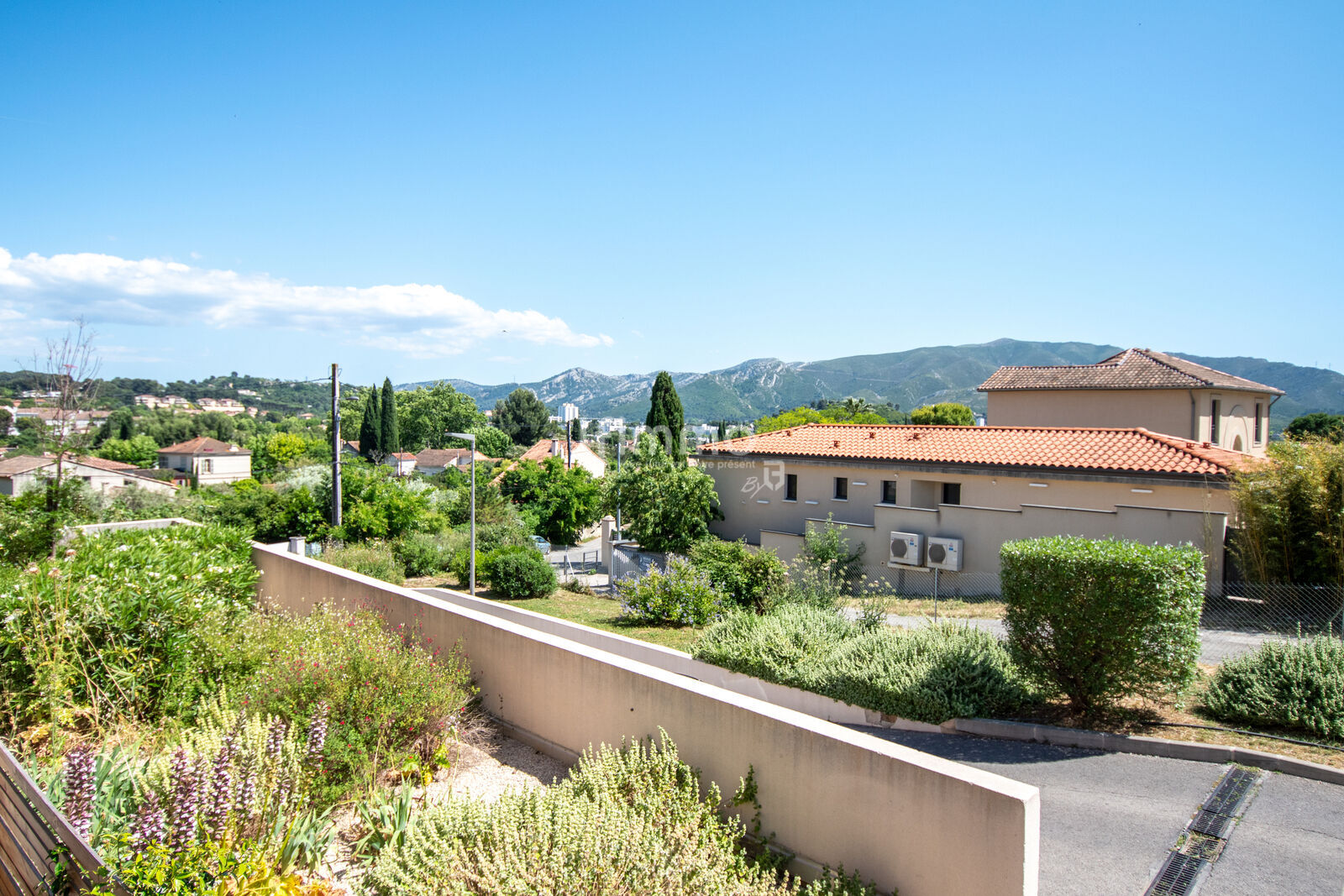 Saint Julien/ Caillols  - 3 pièces 58 m2  - Balcon vue collines - Dsc 7348
