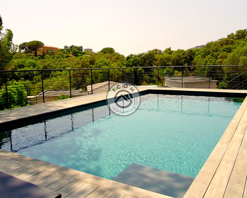 Villa T5 contemporaine meublée avec piscine - Sing0035