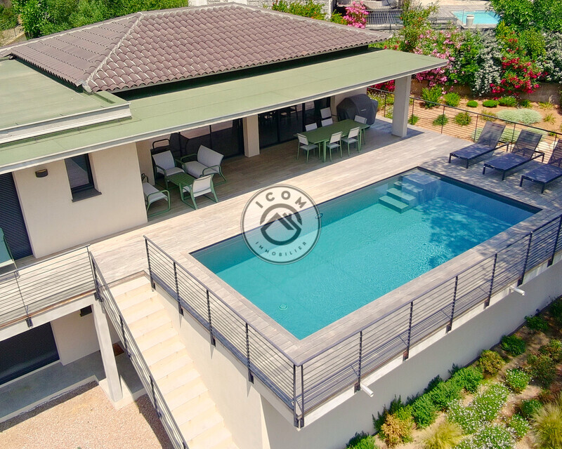 Villa T5 contemporaine meublée avec piscine - Sing0028