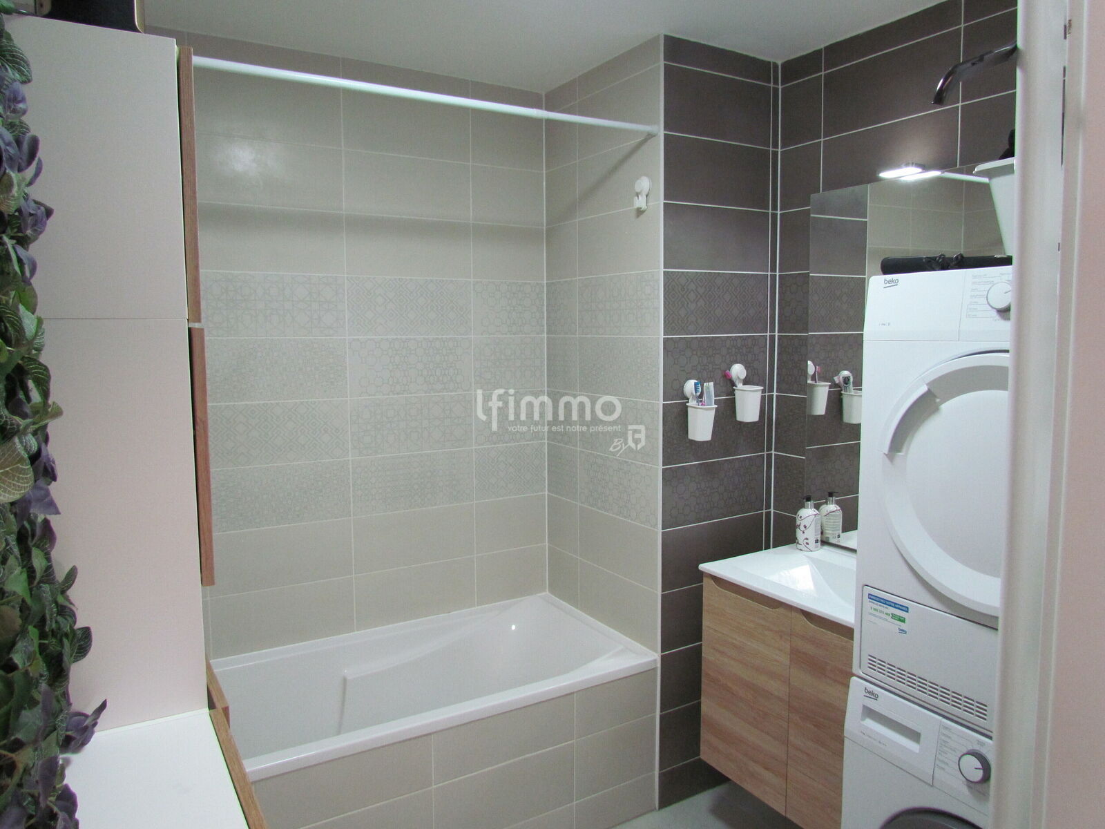 F3 avec une loggia et un garage - Img 2950