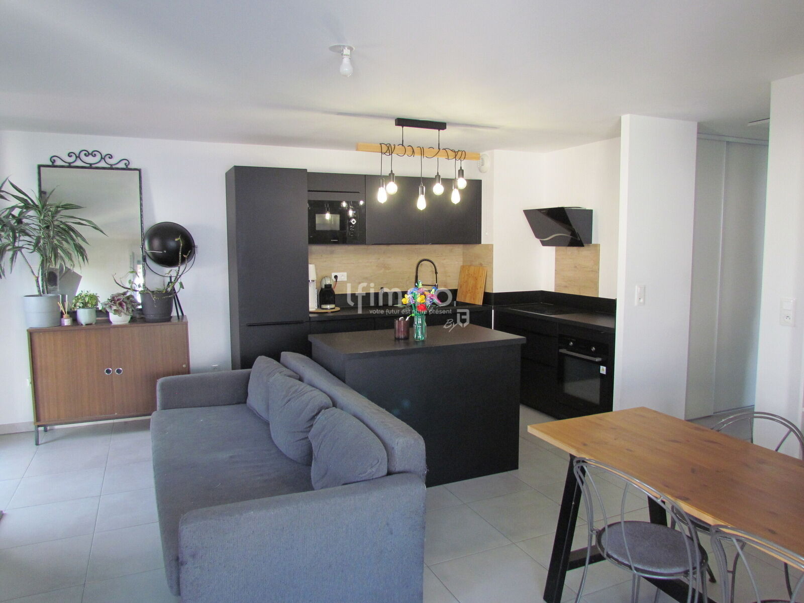 F3 avec une loggia et un garage - Img 2965