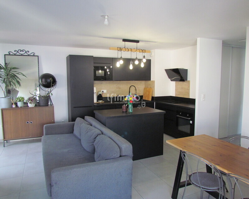 F3 avec une loggia et un garage - Img 2965