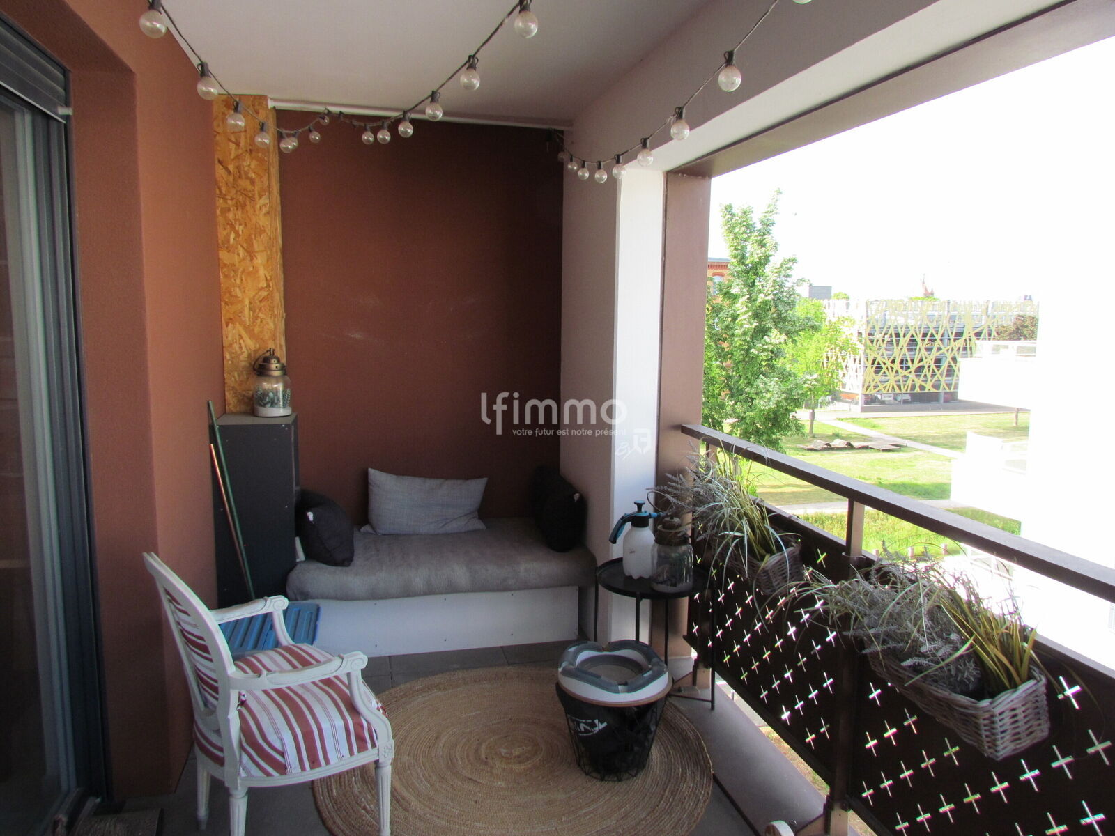 F3 avec une loggia et un garage - Img 2961