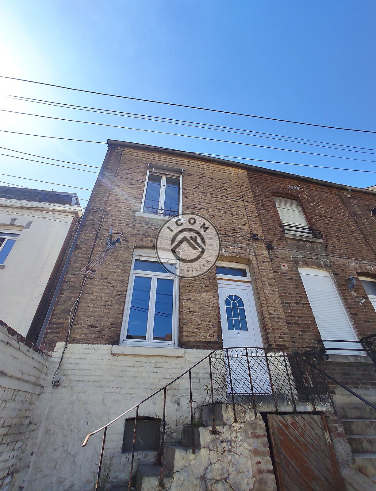 Maison semi-individuelle à deux pas du centre ville - Img 20250516 155210