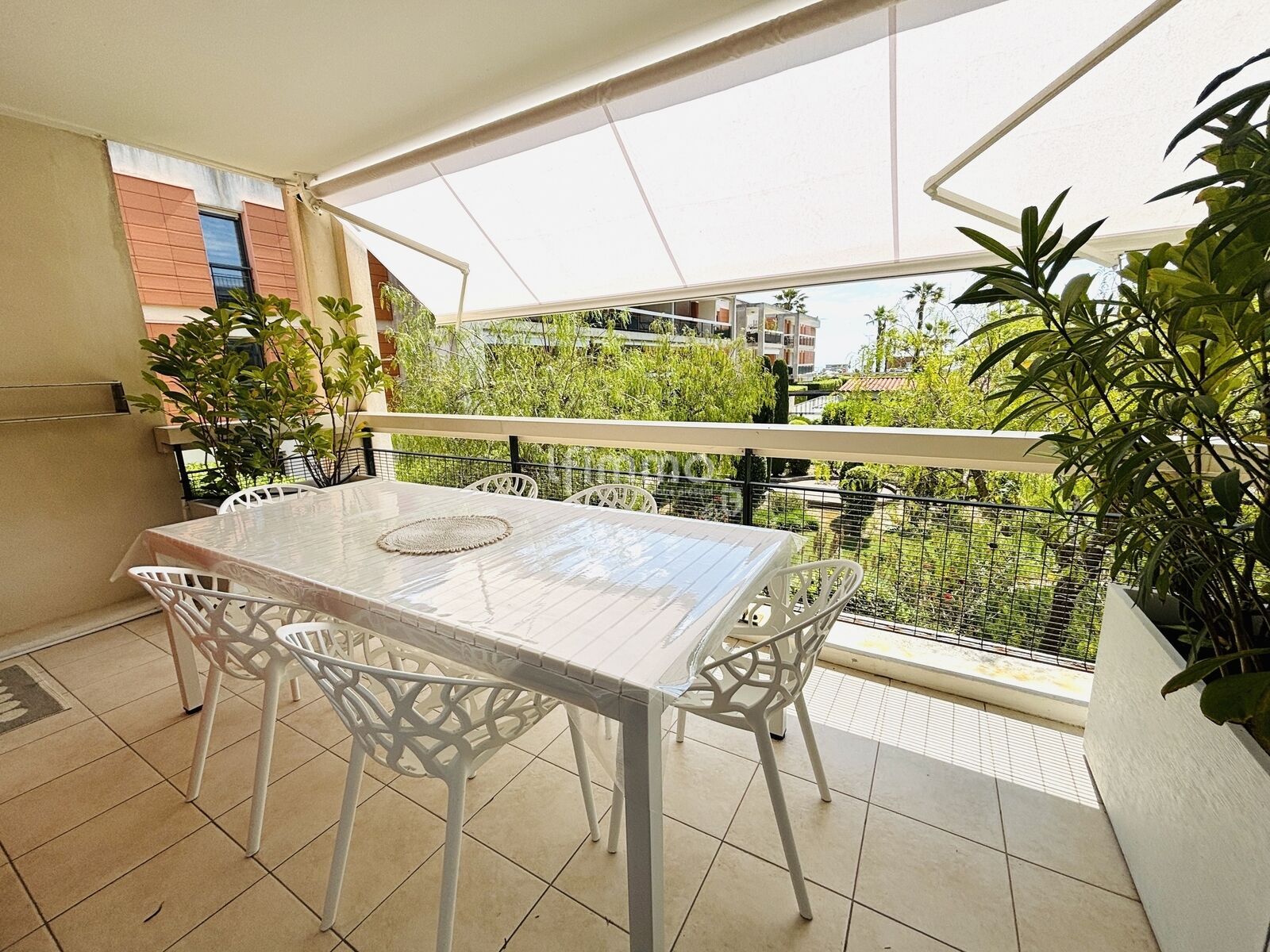 3 pièces lumineux meublé – Vue mer – Résidence récente avec piscine - Img 6218 2