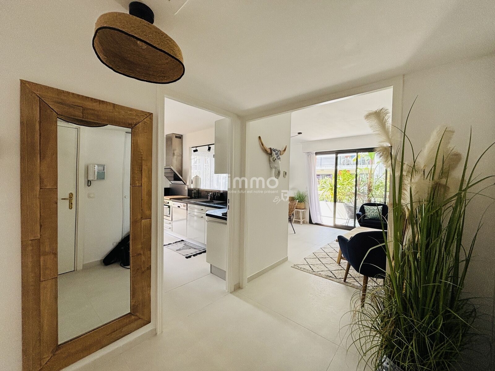 3 pièces lumineux meublé – Vue mer – Résidence récente avec piscine - Img 6191