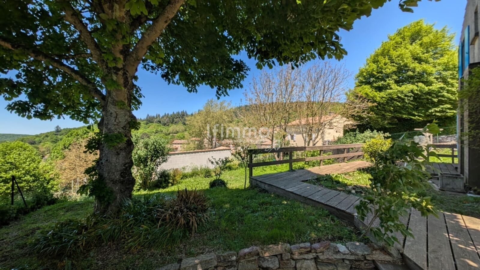 Maison 4 chambres et jardin  - Messenger creation 28bd7f9f-a5fb-49bd-97cd-979f102d6314