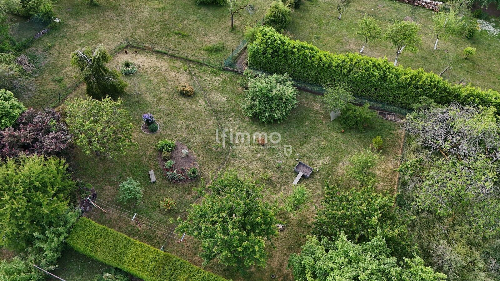 Maison familiale, typique des années 1960, bien placée à Morhange. - Garda drone 3