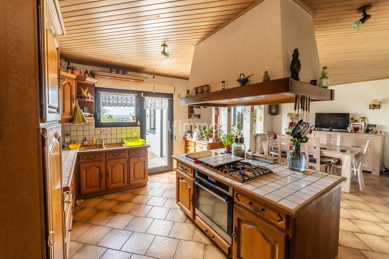 Maison familiale, typique des années 1960, bien placée à Morhange. - 27 mai 2025-09235c9a5505-hdr