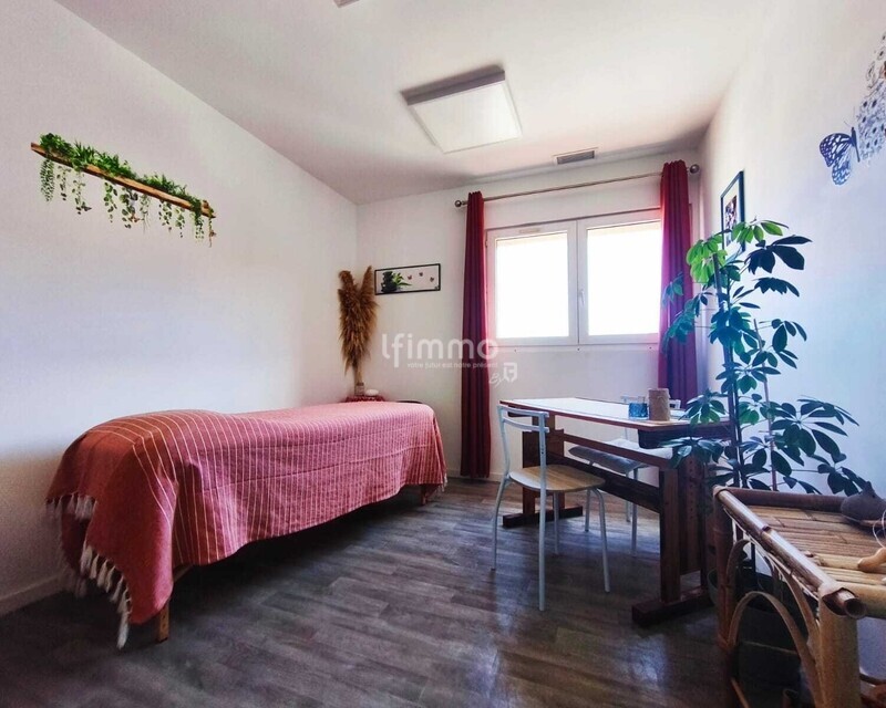 Local professionnel / Centre médical - Img-20250526-wa0031