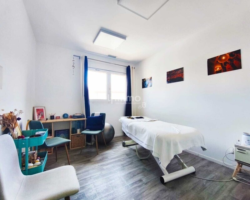 Local professionnel / Centre médical - Img-20250526-wa0040