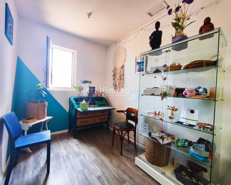 Local professionnel / Centre médical - Img-20250526-wa0036 1