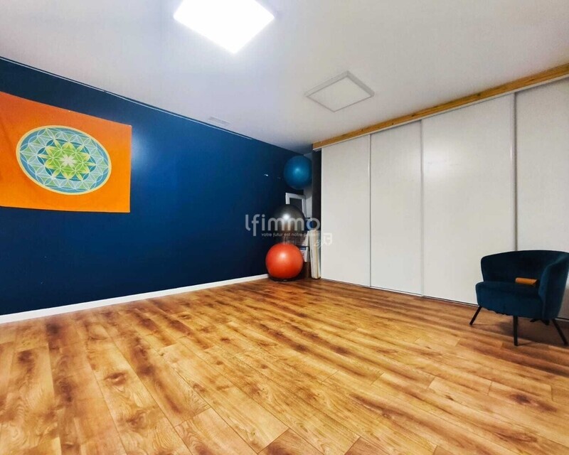 Local professionnel / Centre médical - Img-20250526-wa0038