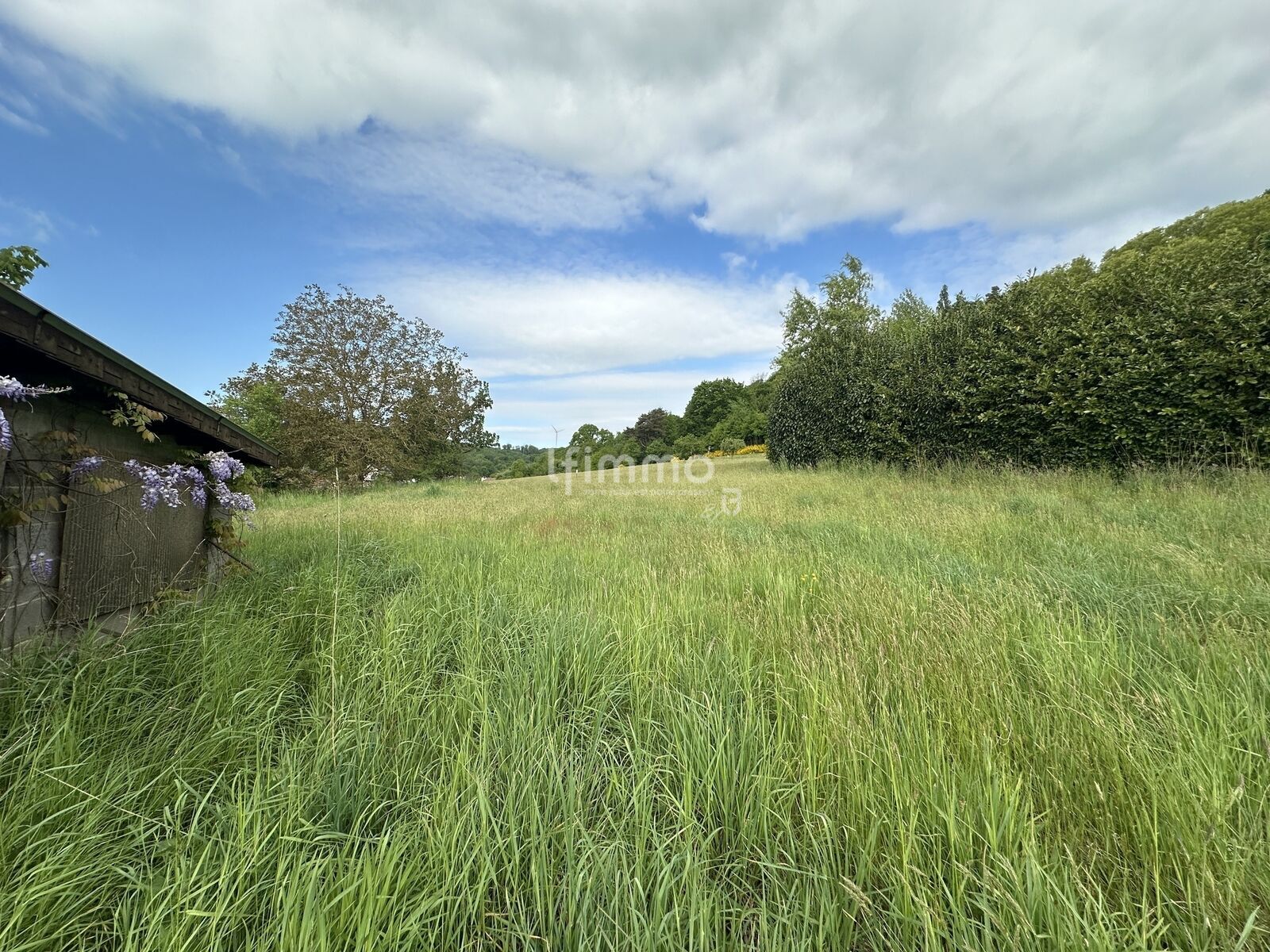 Magnifique terrain de plus de 10 ares avec vue sur la forêt - Img 4506