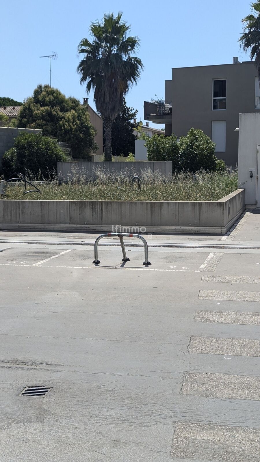 Studio meublé avec parking - Aiguerelles - Pxl 20240718 094355229