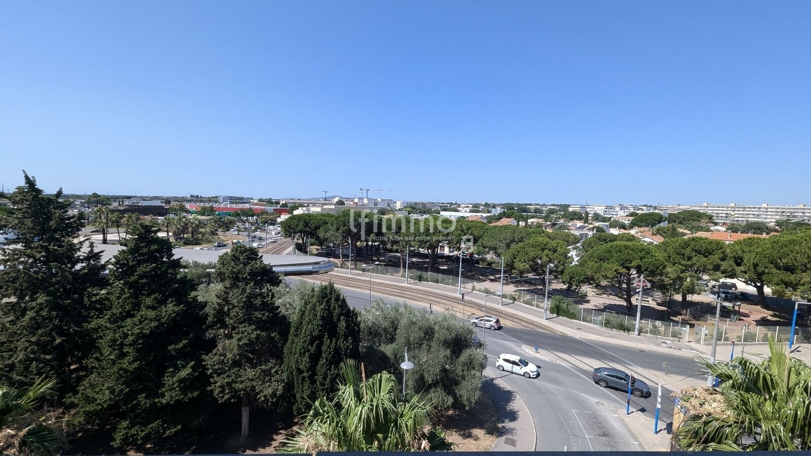 Studio meublé avec parking - Aiguerelles - Pxl 20240718 093740464