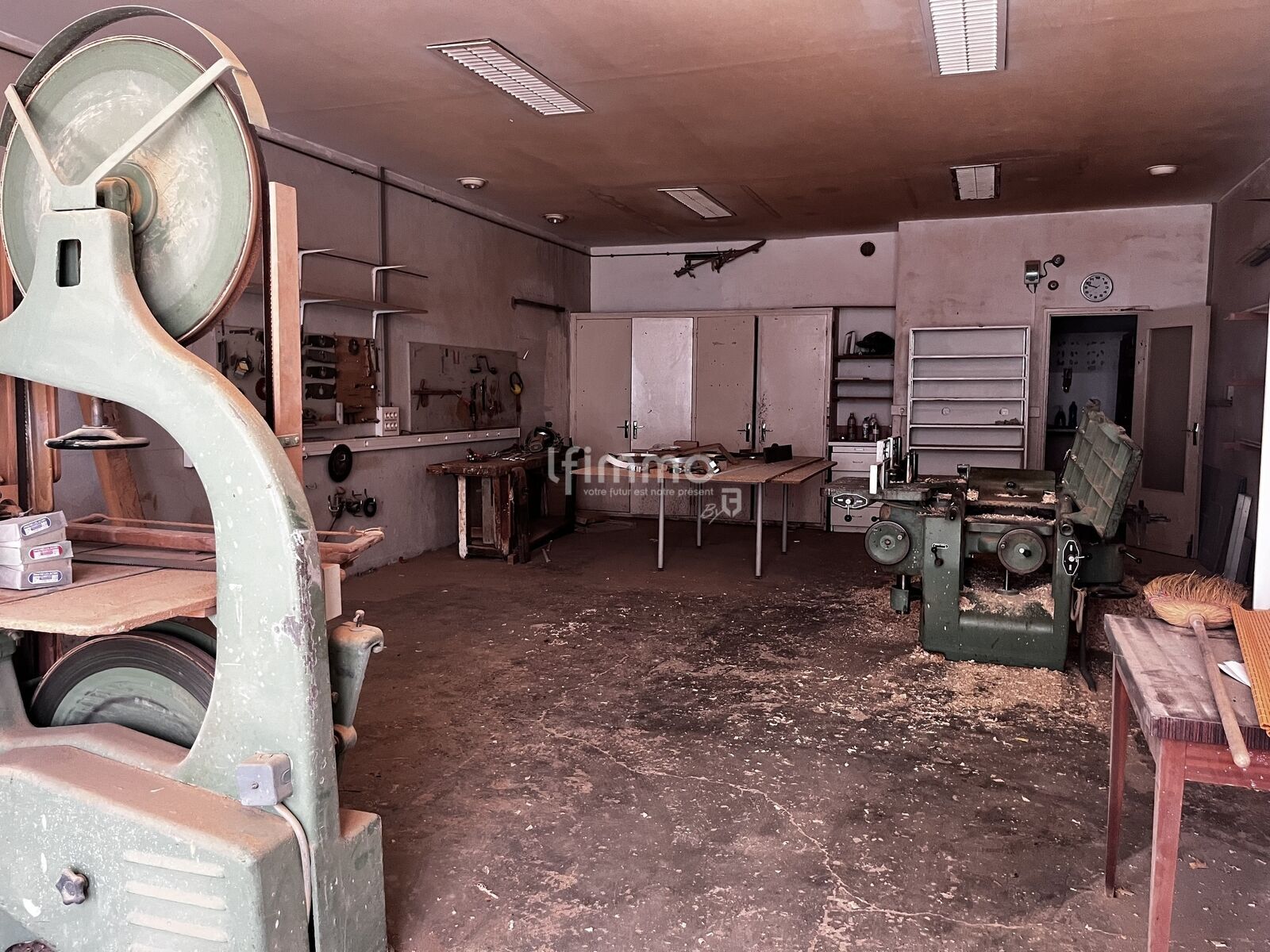 opportunité d'investissement à côté du coeur de ville - Garage atelier