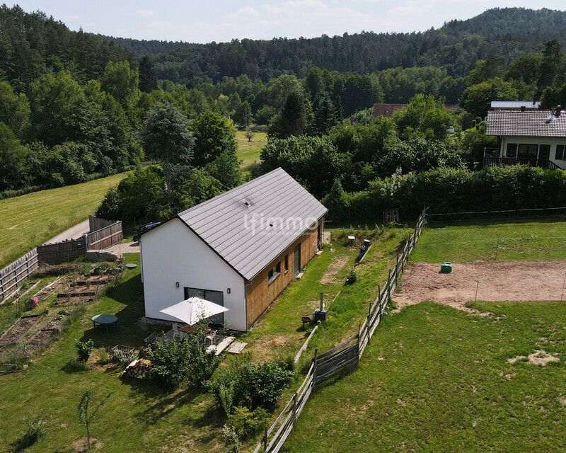 Magnifique maison en ossature bois construite sur 93.56 ares.   - Dji 0102