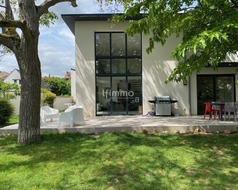 Maison d'architecte de 189m2 sur un terrain de 1200m2 - Img 8885