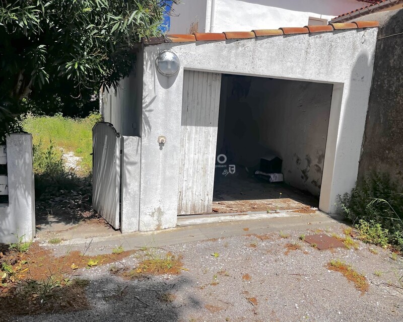 Maison avec jardin appartement indépendant centre-ville de Narbonne - Entrée garage