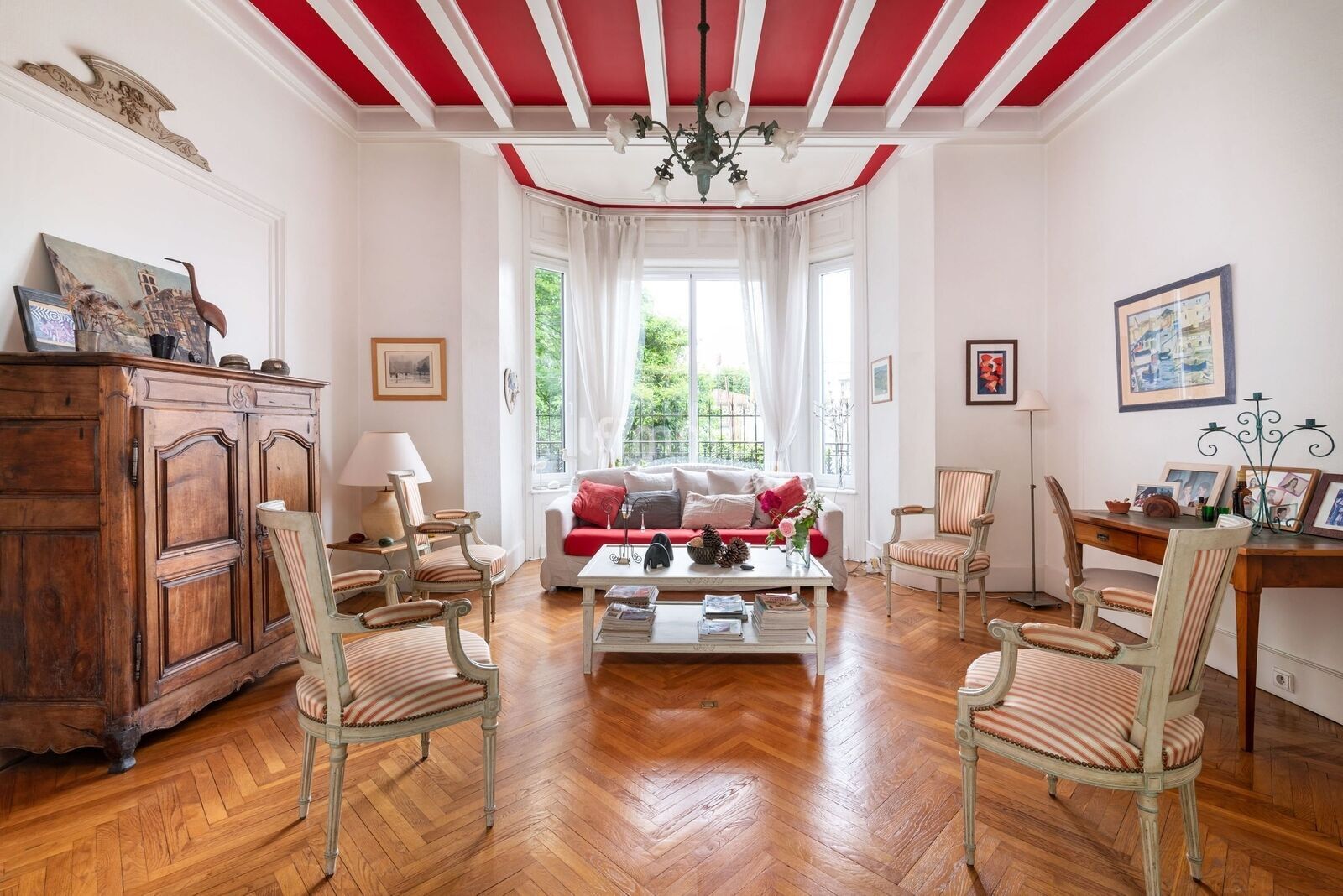 Maison de caractère 350 m² + dépendance jardin 1133 m² - Salon By LFimmo Mornant