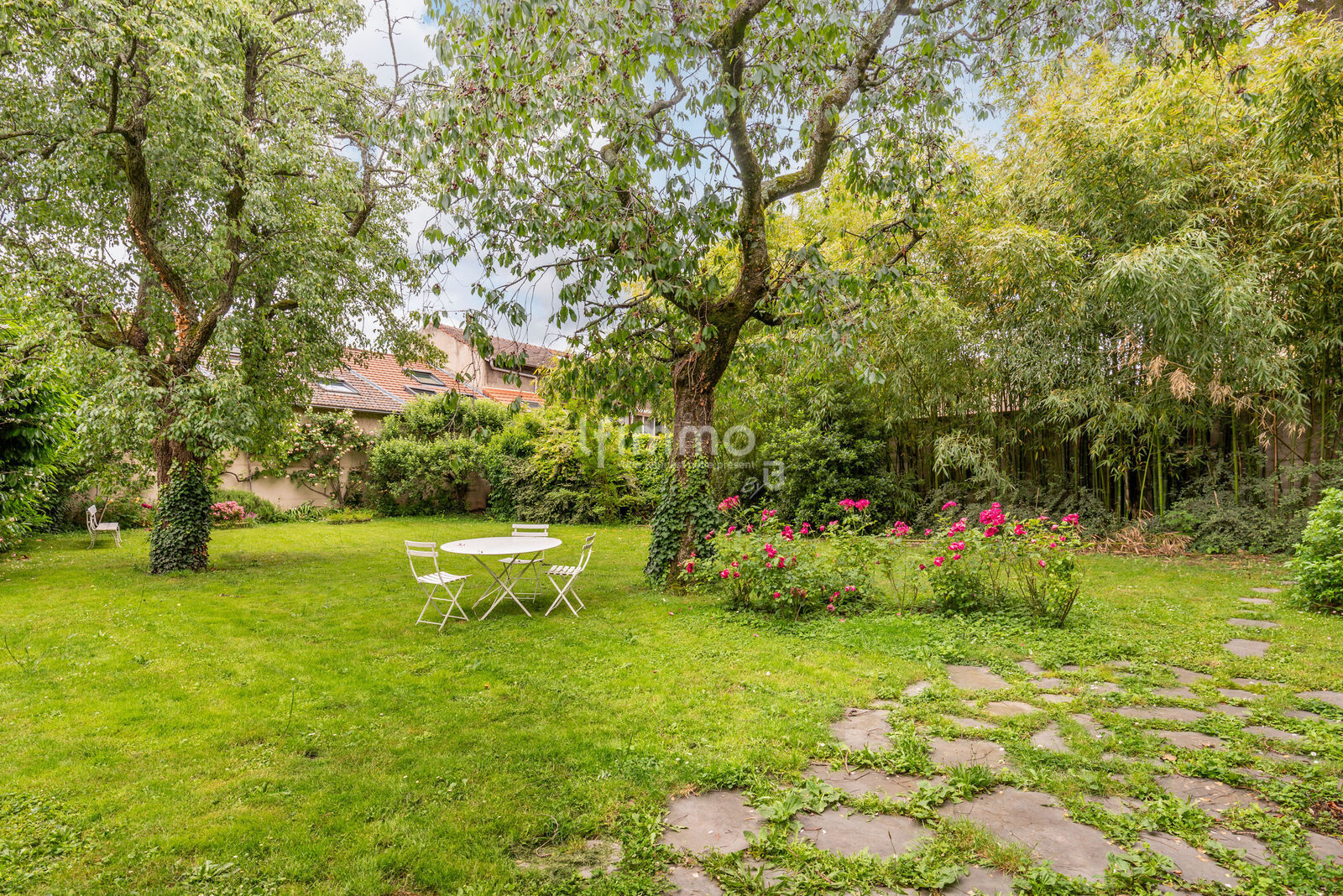 Maison de caractère 350 m² + dépendance jardin 1133 m² - Pilat 04