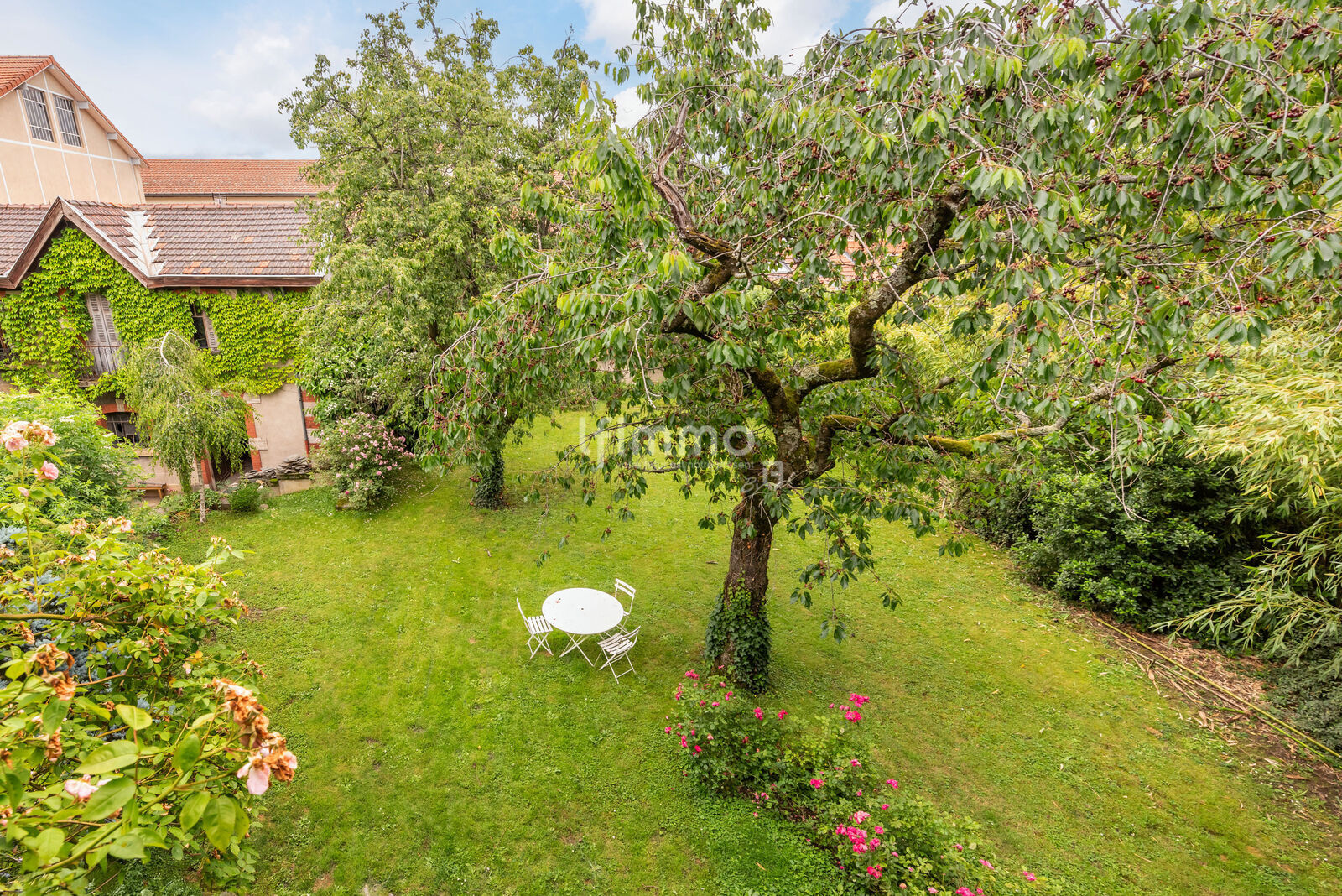 Maison de caractère 350 m² + dépendance jardin 1133 m² - Pilat 08