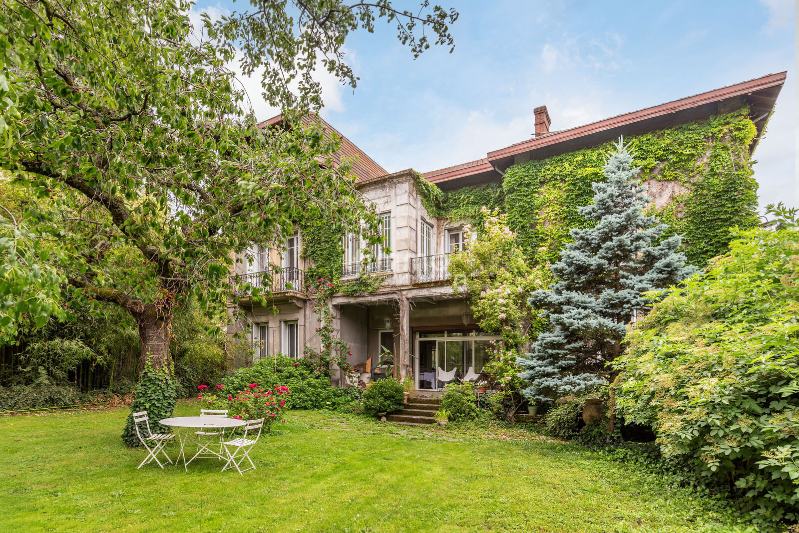 Maison de caractère 350 m² + dépendance jardin 1133 m² - Pilat 07