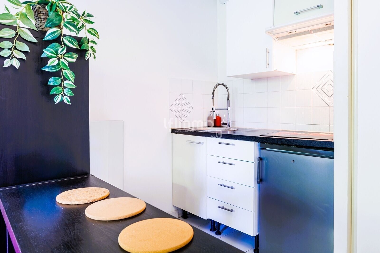 Studio lumineux avec balcon et vue verdure – 8ᵉ/9ᵉ Marseille - Phcuis