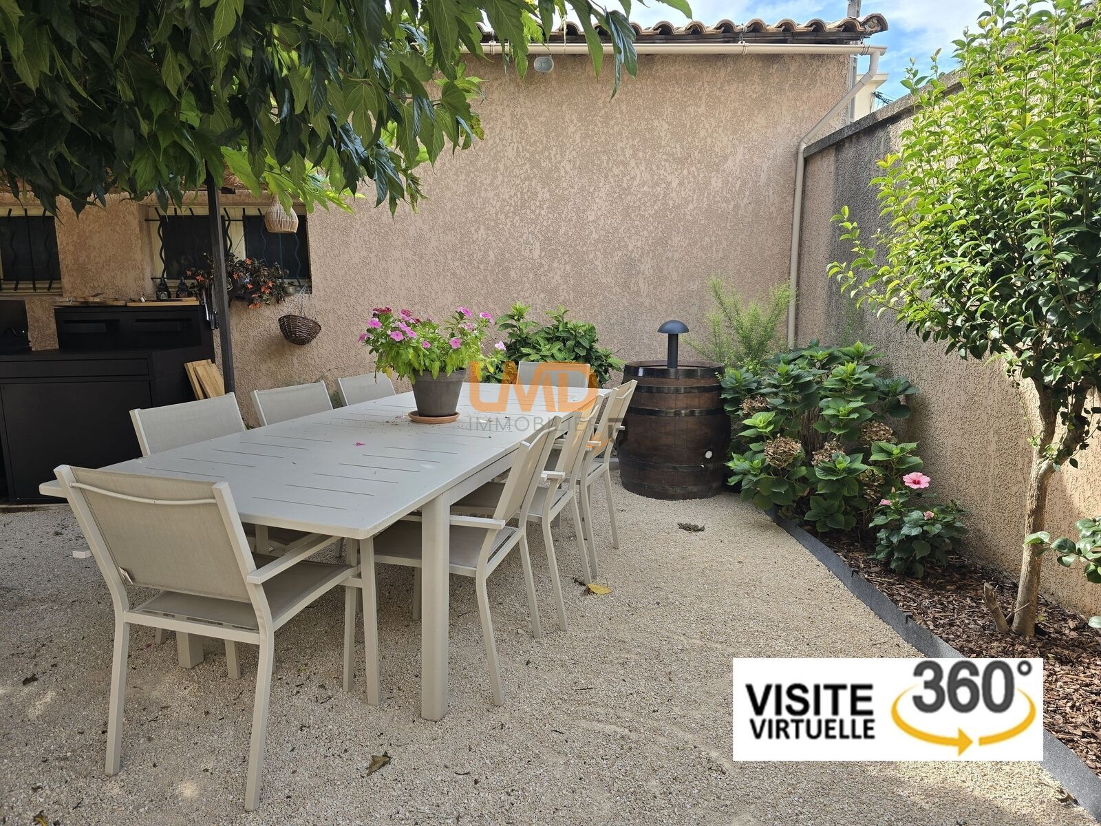 L’espace, le confort et le potentiel réunis en centre-ville. - Jardin vitrine