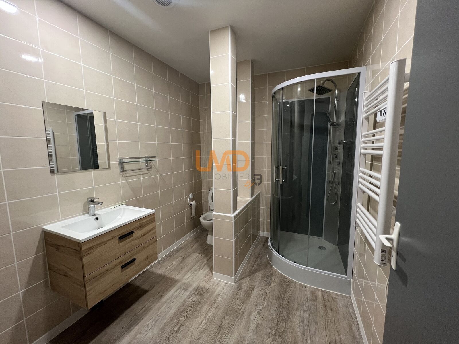 Immeuble à bon rendement locatif Cransac les Thermes Aveyron - Salle d eau avec wc