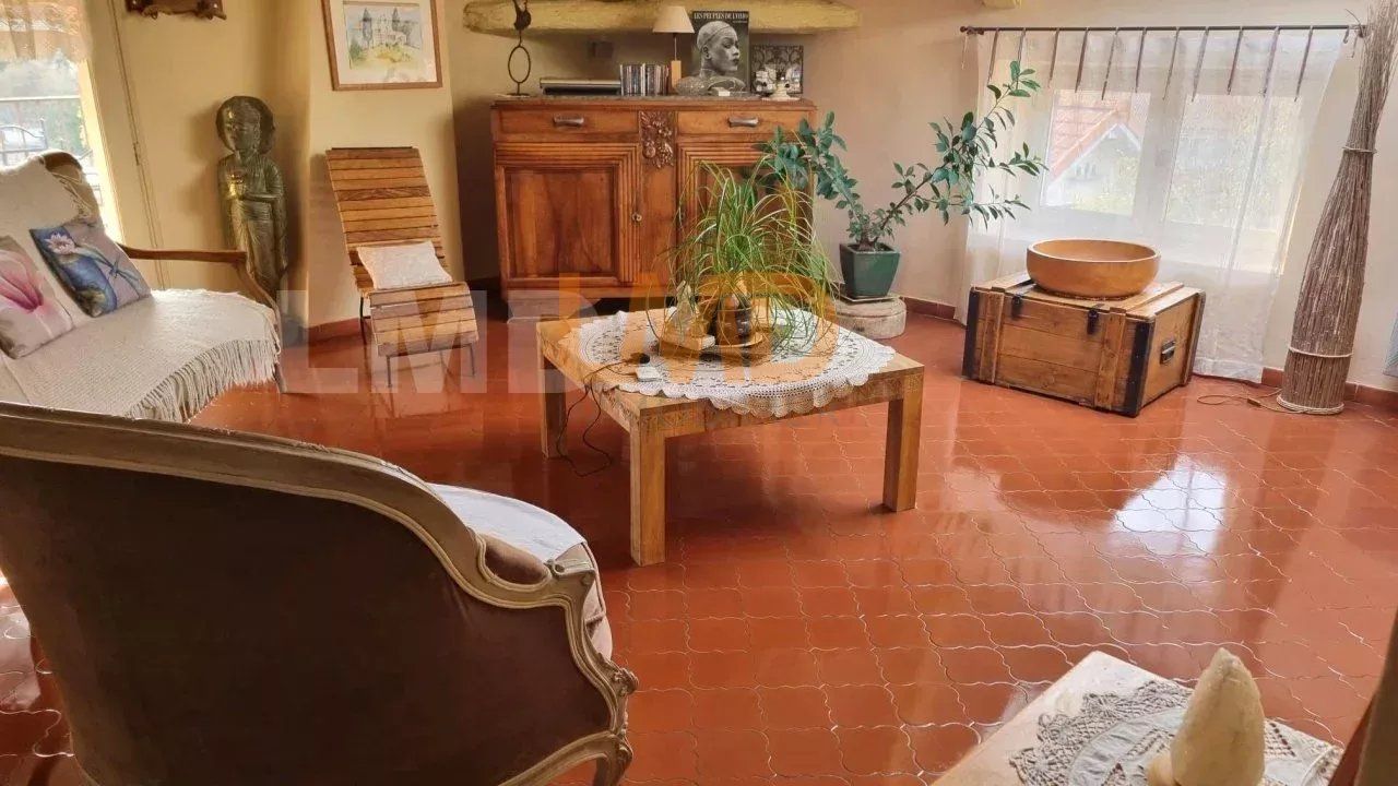 Ensemble immobilier à fort potentiel et à 2 pas de la ville ! - 6f8bb986-9678-454d-8304-4acc829e1c7e