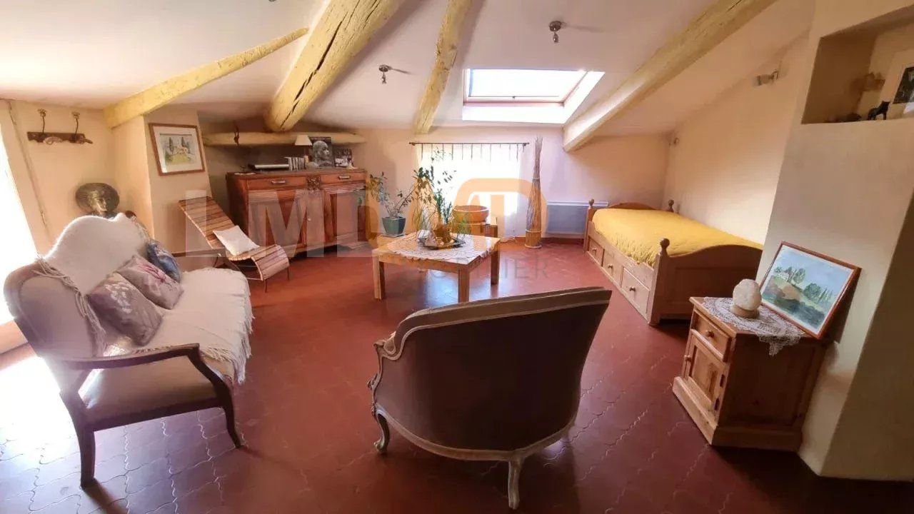 Ensemble immobilier à fort potentiel et à 2 pas de la ville ! - 5da0858d-7975-4316-ad5a-1d08b1c967ca